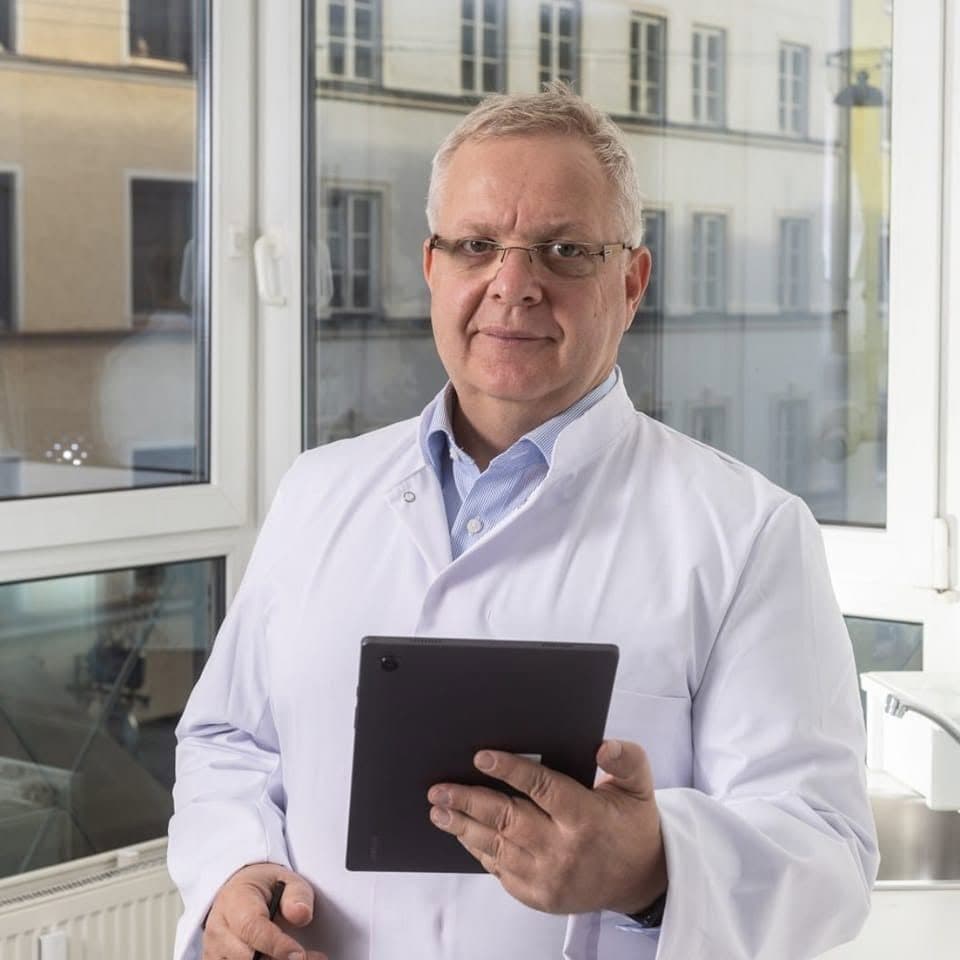 Gary, Zahntechnikermeister, Portrait im Münchner Labor